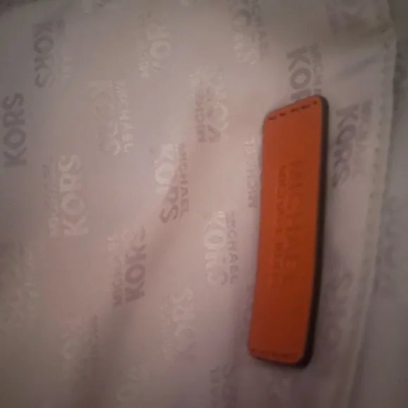 Micheal Kors Large tan tote bag.